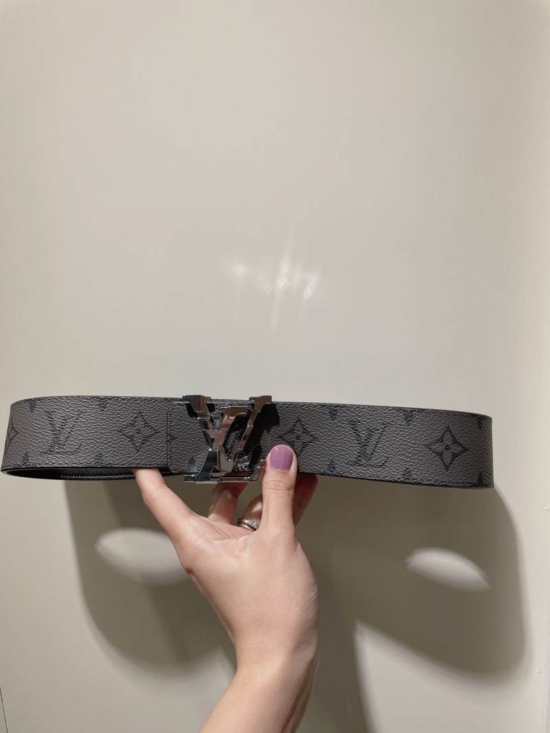 l0vis Vvtt0n belts
